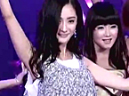 杨幂魅惑上演《马妖秀》