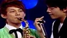 快乐家族挑战吹奏萨克斯