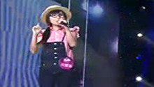 2011快乐女声长沙唱区晋级赛30进20：闫雪瑞《坐在巷口的那对男女》