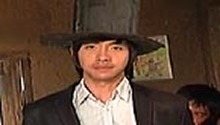 《8090向前冲》最新花絮：俞灏明雷人造型教英语引学生掌声