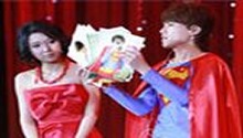 刘谦演近景魔术